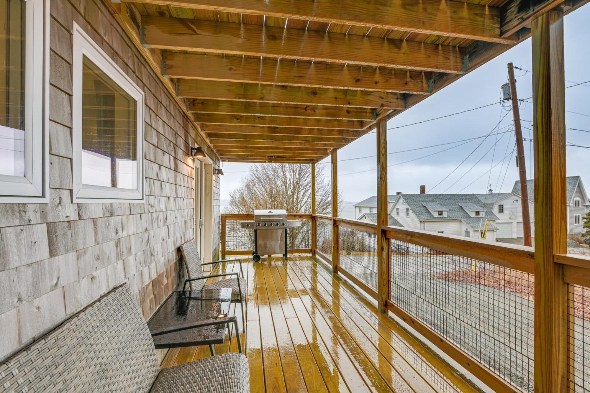 Cozy Maine Getaway Covered Deck, Walk To Beach! Lubec Kültér fotó