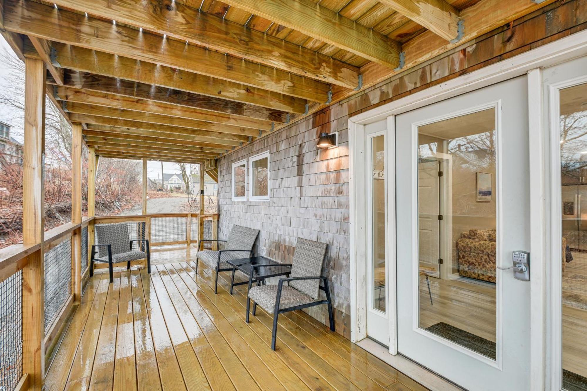 Cozy Maine Getaway Covered Deck, Walk To Beach! Lubec Kültér fotó